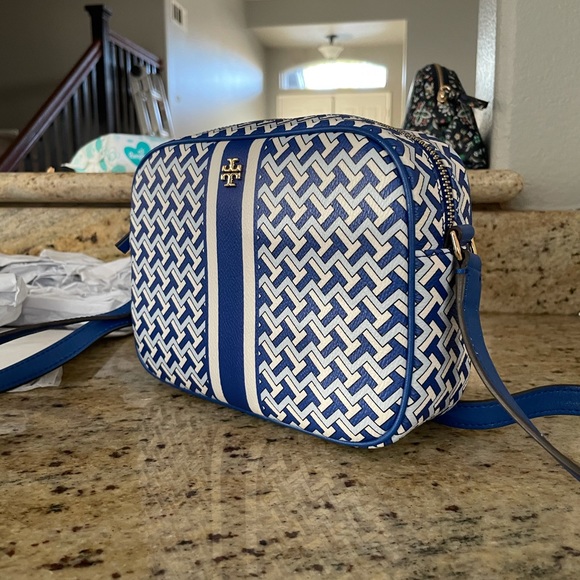 Tory Burch Handbags - New 🦋Tory Burch crossbody camer bag